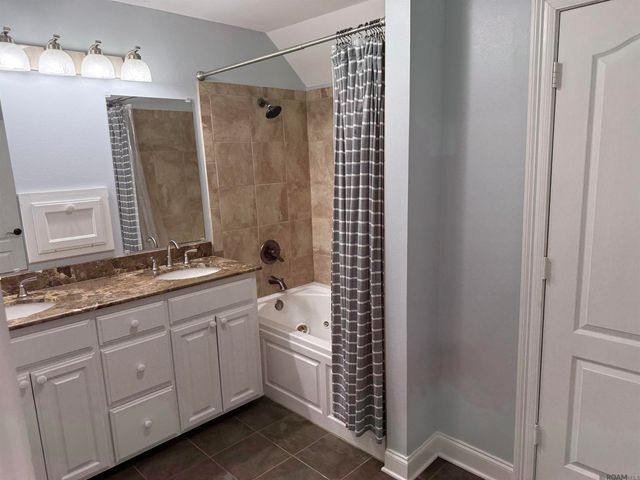 20035 Sallie Dr, Plaquemine, LA 70764