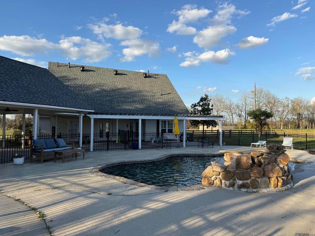 20035 Sallie Dr, Plaquemine, LA 70764