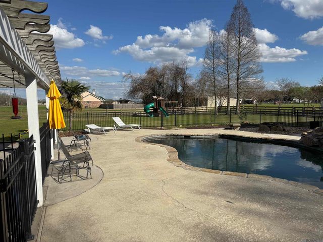 20035 Sallie Dr, Plaquemine, LA 70764