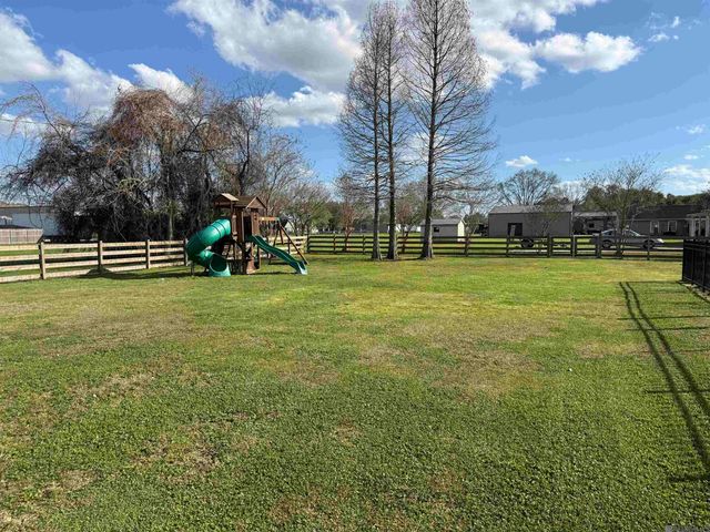 20035 Sallie Dr, Plaquemine, LA 70764