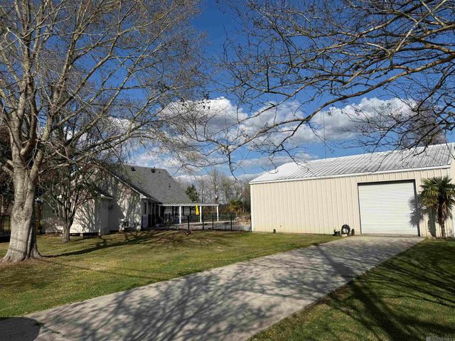 20035 Sallie Dr, Plaquemine, LA 70764