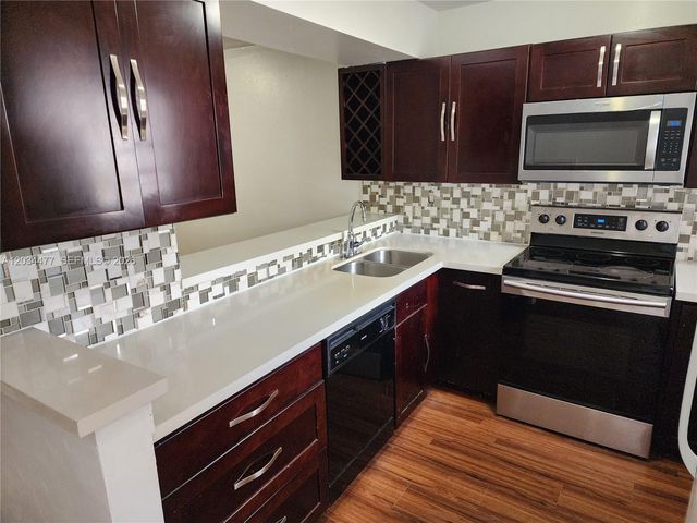 13466 SW 62nd St 101B, Miami, FL 33183