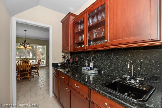 54501 Salem Drive, Shelby Twp, MI 48316