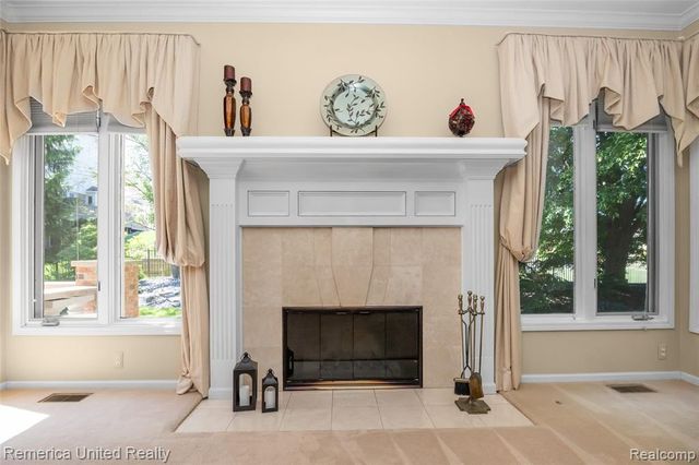 54501 Salem Drive, Shelby Twp, MI 48316