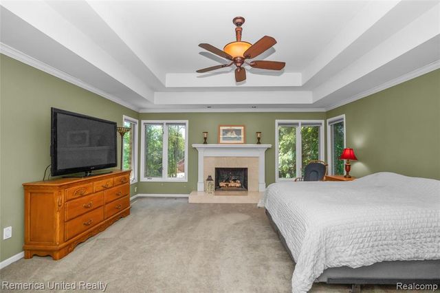 54501 Salem Drive, Shelby Twp, MI 48316