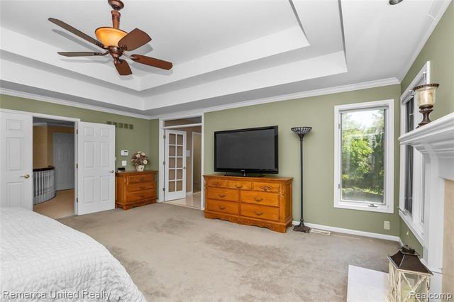 54501 Salem Drive, Shelby Twp, MI 48316