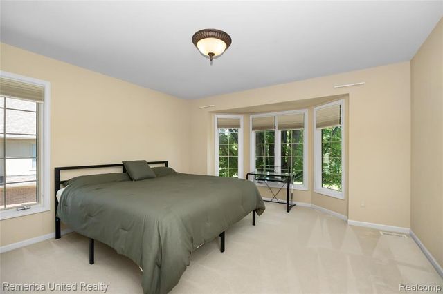 54501 Salem Drive, Shelby Twp, MI 48316