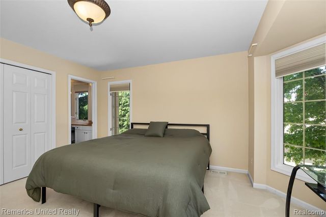 54501 Salem Drive, Shelby Twp, MI 48316