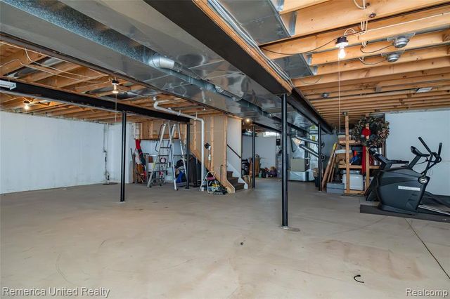 54501 Salem Drive, Shelby Twp, MI 48316