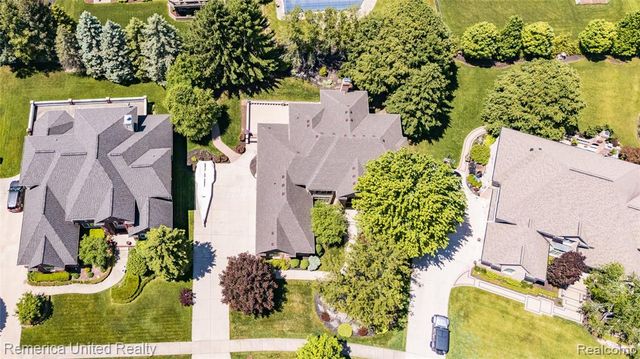 54501 Salem Drive, Shelby Twp, MI 48316