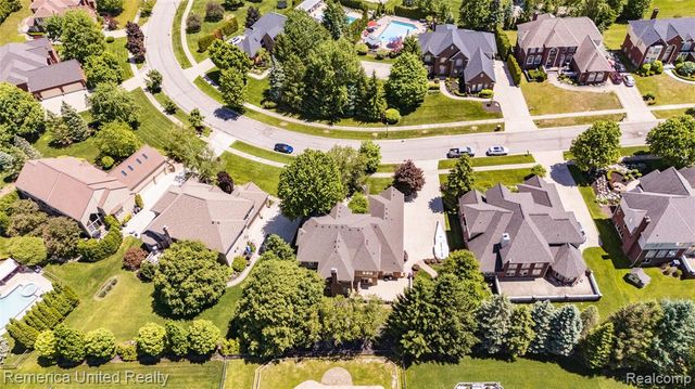 54501 Salem Drive, Shelby Twp, MI 48316