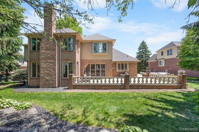 54501 Salem Drive, Shelby Twp, MI 48316