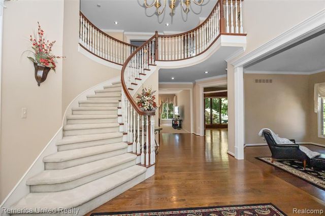54501 Salem Drive, Shelby Twp, MI 48316