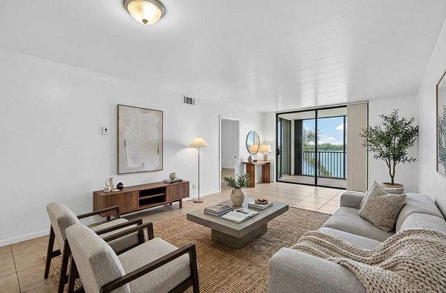 117 Lake Emerald Drive 408, Oakland Park, FL 33309