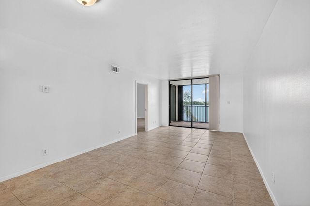 117 Lake Emerald Drive 408, Oakland Park, FL 33309