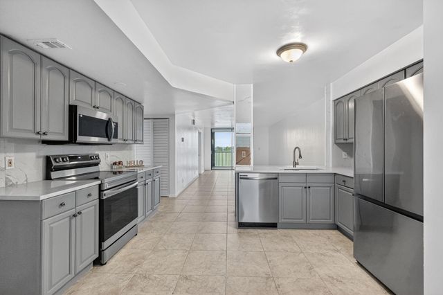 117 Lake Emerald Drive 408, Oakland Park, FL 33309