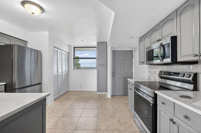 117 Lake Emerald Drive 408, Oakland Park, FL 33309