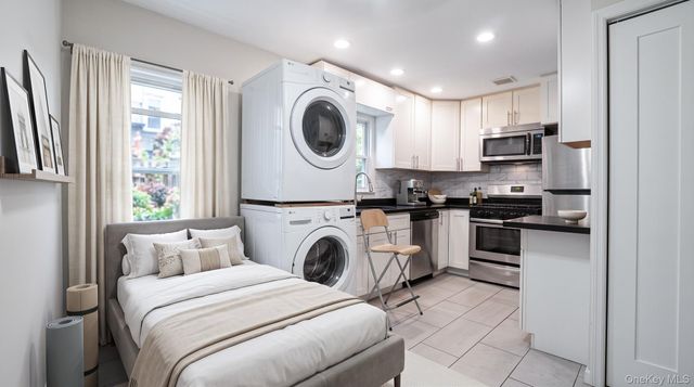 6932 Gouverneur Avenue, Arverne, NY 11692