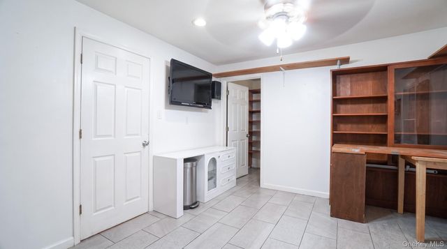 6932 Gouverneur Avenue, Arverne, NY 11692