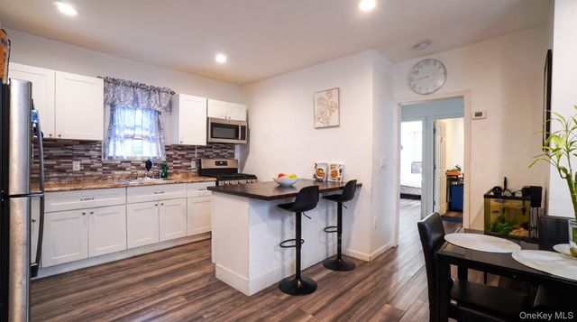 6932 Gouverneur Avenue, Arverne, NY 11692