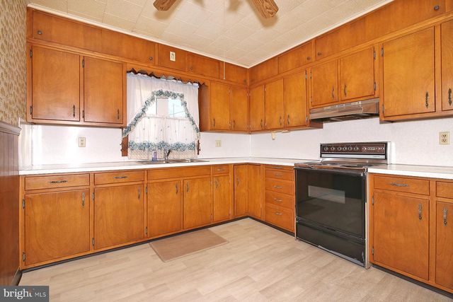 153 N CENTER ST, Fredericksburg, PA 17026