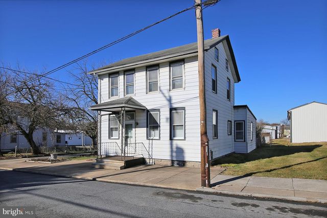 153 N CENTER ST, Fredericksburg, PA 17026