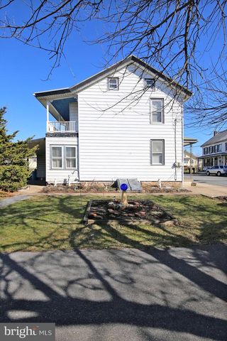 153 N CENTER ST, Fredericksburg, PA 17026