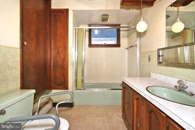 153 N CENTER ST, Fredericksburg, PA 17026