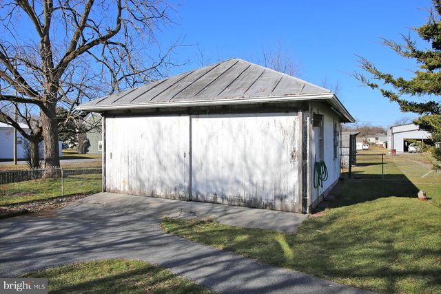 153 N CENTER ST, Fredericksburg, PA 17026