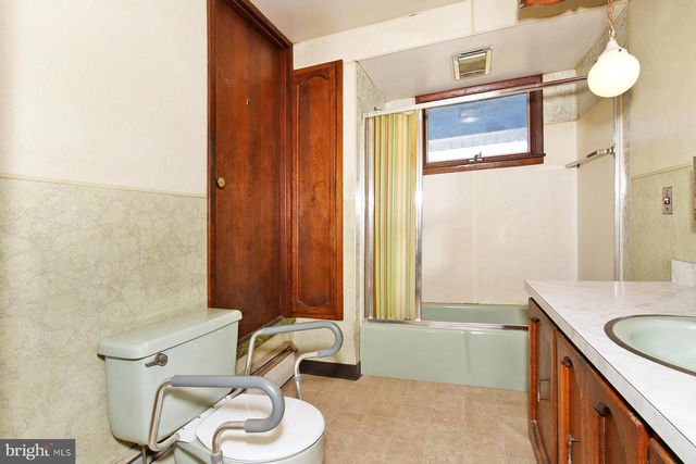 153 N CENTER ST, Fredericksburg, PA 17026