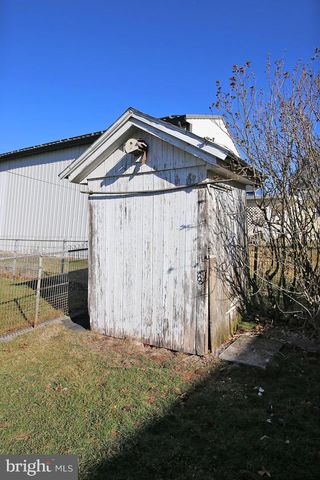 153 N CENTER ST, Fredericksburg, PA 17026