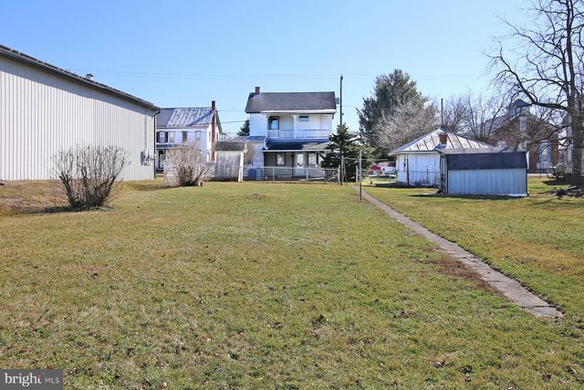 153 N CENTER ST, Fredericksburg, PA 17026