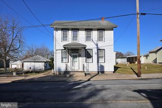 153 N CENTER ST, Fredericksburg, PA 17026