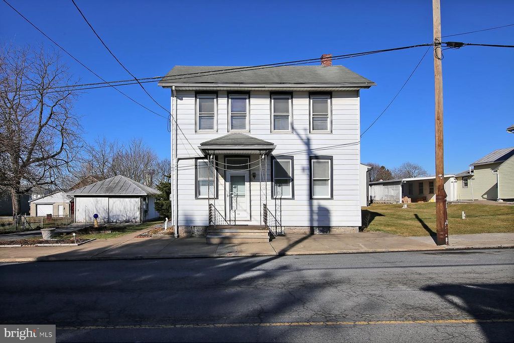 153 N CENTER ST, Fredericksburg, PA 17026