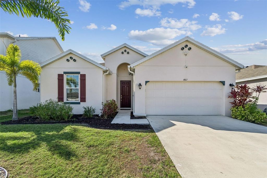 Image 2 of property listing at 4807 WINDY HAMMOCK WAY, Palmetto, FL 34221