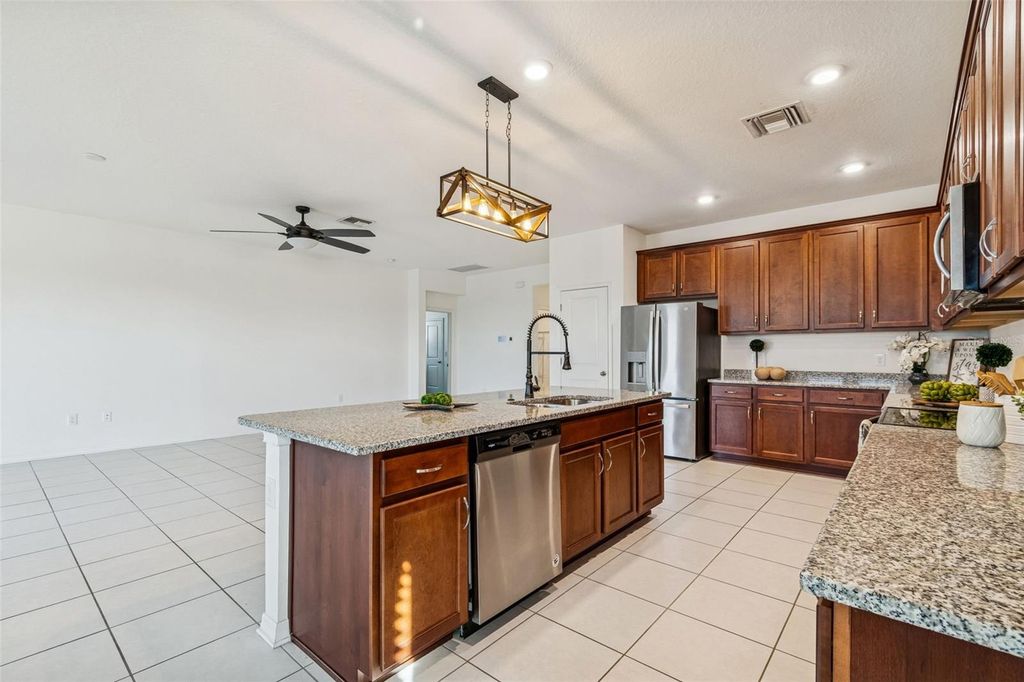 Image 16 of property listing at 4807 WINDY HAMMOCK WAY, Palmetto, FL 34221