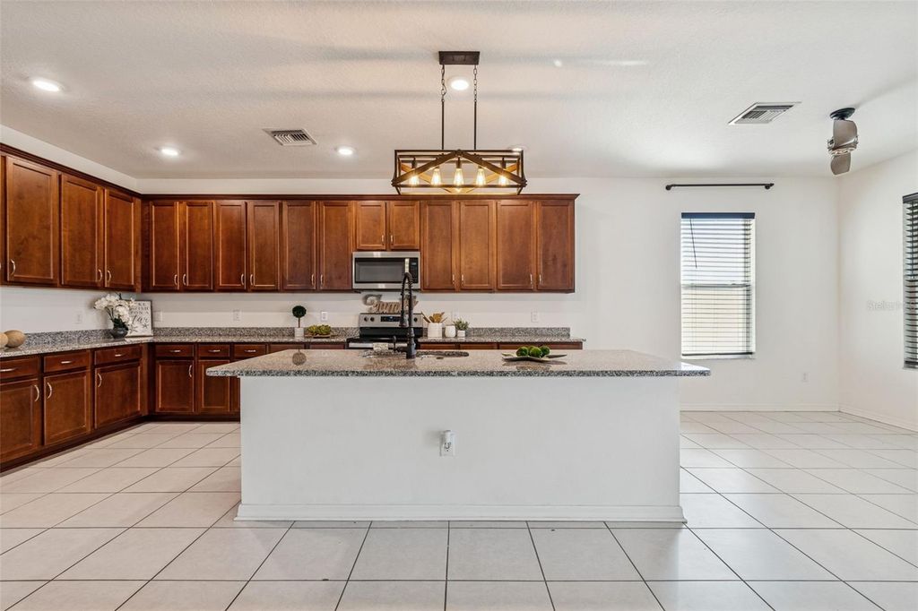 Image 21 of property listing at 4807 WINDY HAMMOCK WAY, Palmetto, FL 34221