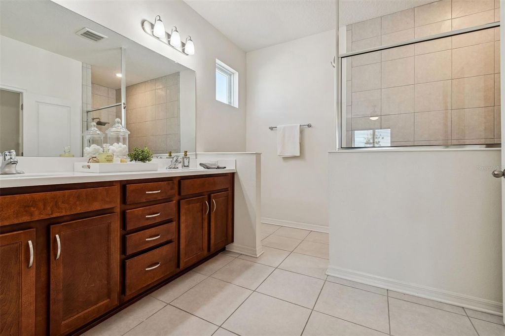 Image 50 of property listing at 4807 WINDY HAMMOCK WAY, Palmetto, FL 34221