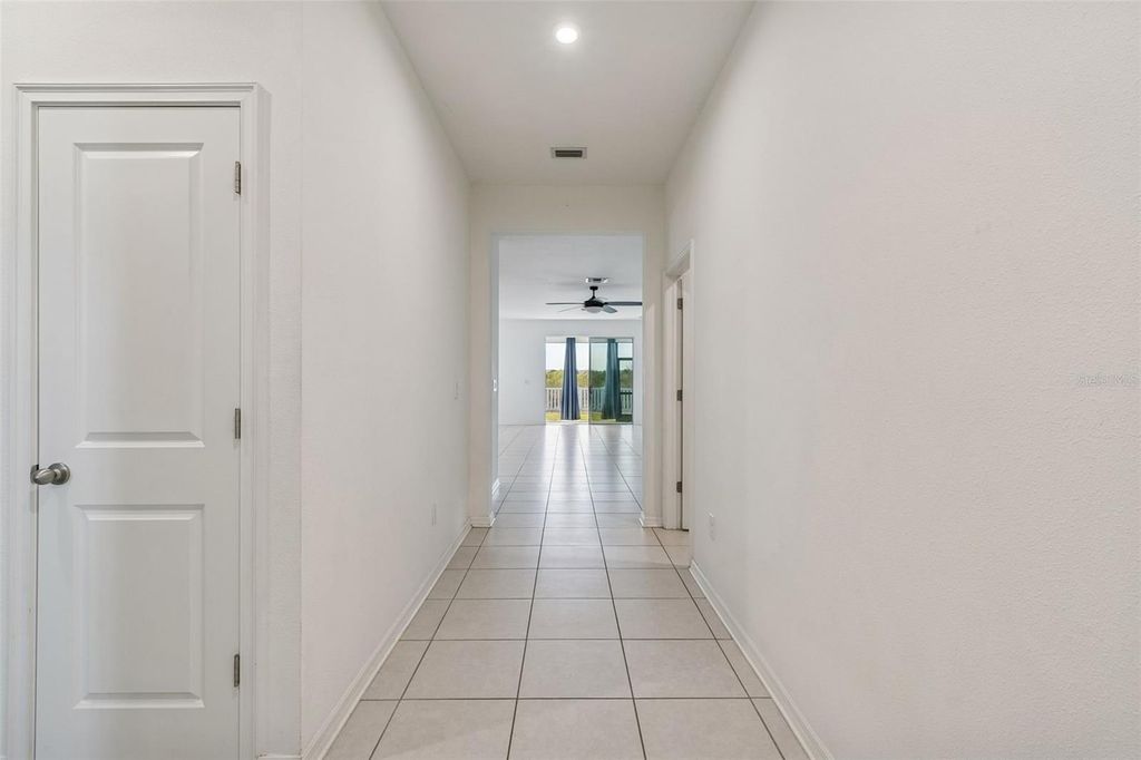 Image 7 of property listing at 4807 WINDY HAMMOCK WAY, Palmetto, FL 34221