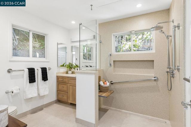 19 Valley Dr, Orinda, CA 94563