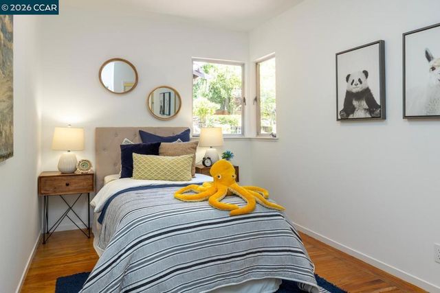 19 Valley Dr, Orinda, CA 94563