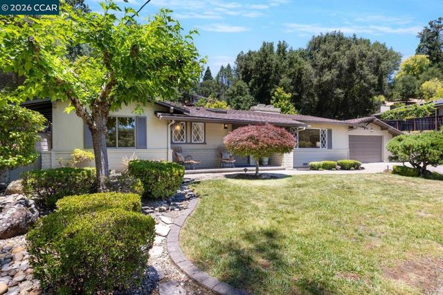19 Valley Dr, Orinda, CA 94563