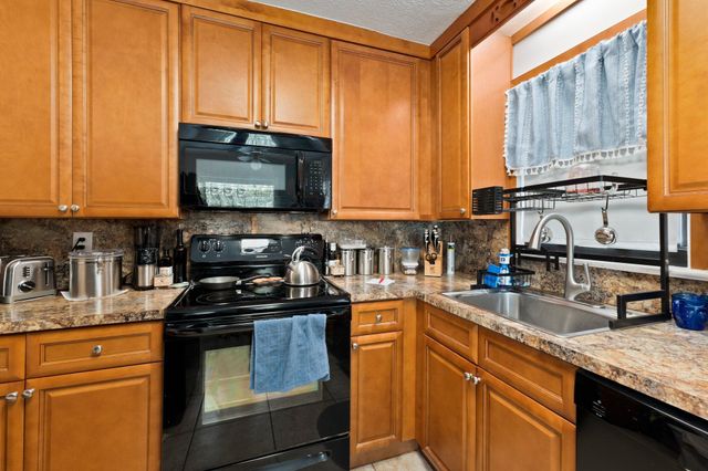 1136 SE Osceola Street, Stuart, FL 34996