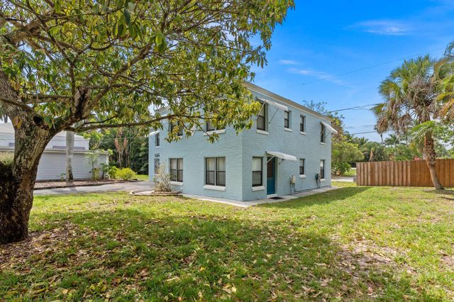 1136 SE Osceola Street, Stuart, FL 34996