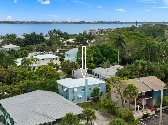 1136 SE Osceola Street, Stuart, FL 34996