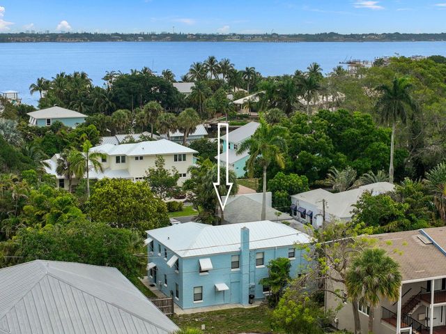 1136 SE Osceola Street, Stuart, FL 34996