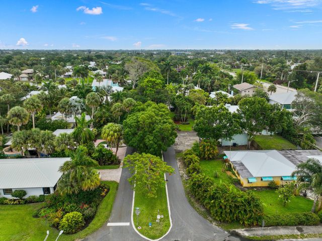 1136 SE Osceola Street, Stuart, FL 34996