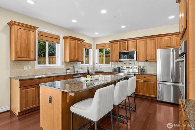 8821 SE 39th Street, Mercer Island, WA 98040