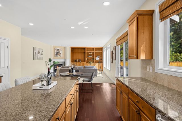 8821 SE 39th Street, Mercer Island, WA 98040