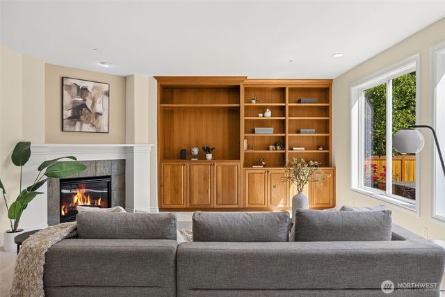 8821 SE 39th Street, Mercer Island, WA 98040